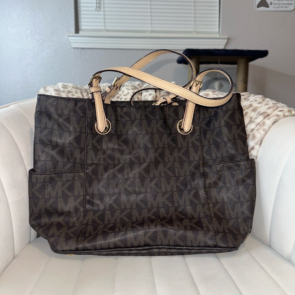 Michael Kors purse - Picture 2 of 4
